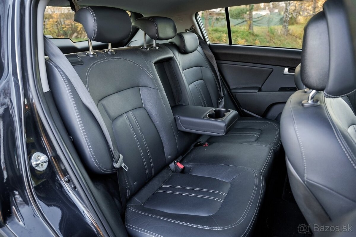 Kia Sportage 2.0 CRDi 4WD - 13