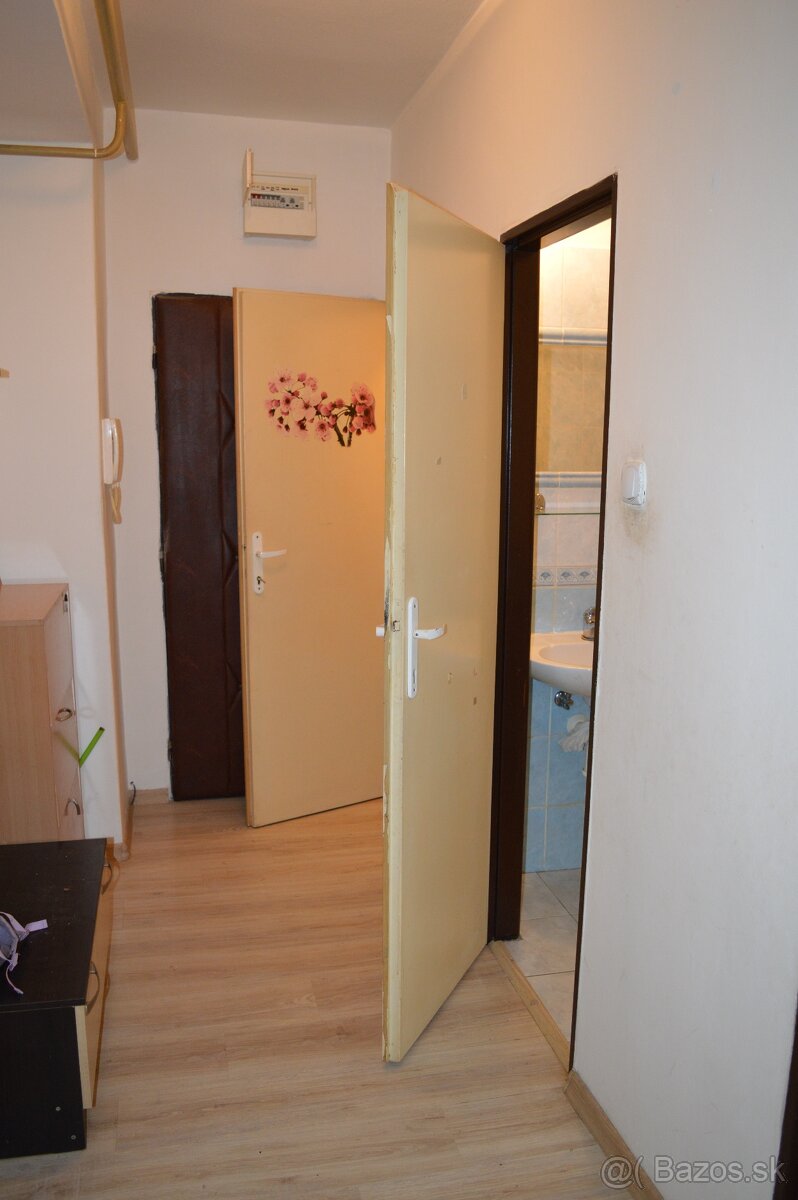 2-izbový, priestranný byt s malým balkónom. -VÝRAZNÁ ZĽAVA- - 13
