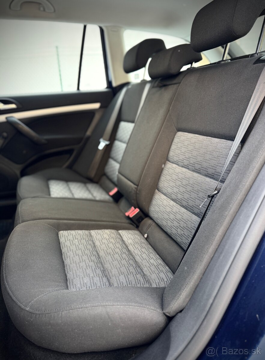 ŠKODA OCTAVIA COMBI 1.6 MPi - 13