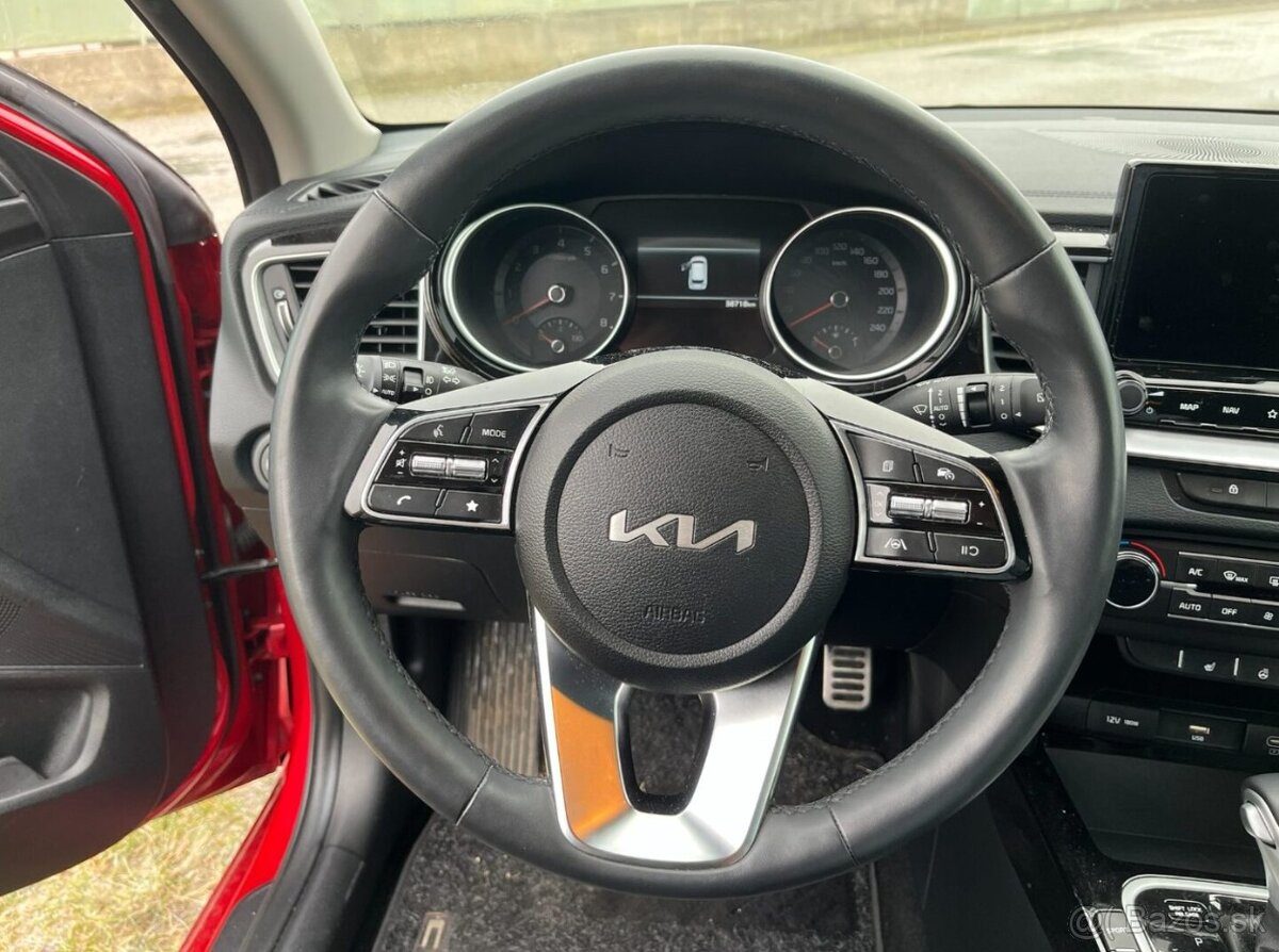 Kia Ceed SW 1.5 T-GDI - 13