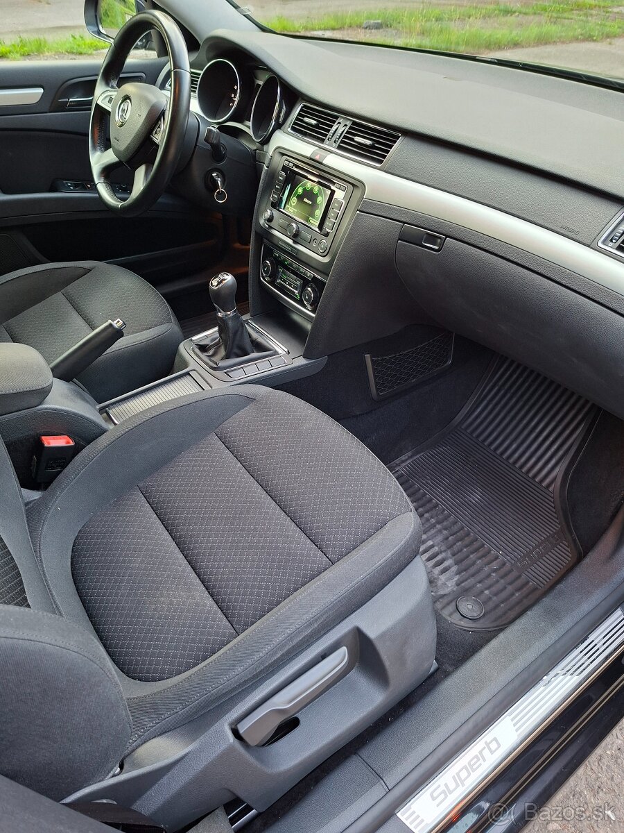 Škoda Superb combi 2.0 TDI 4x4 - 13