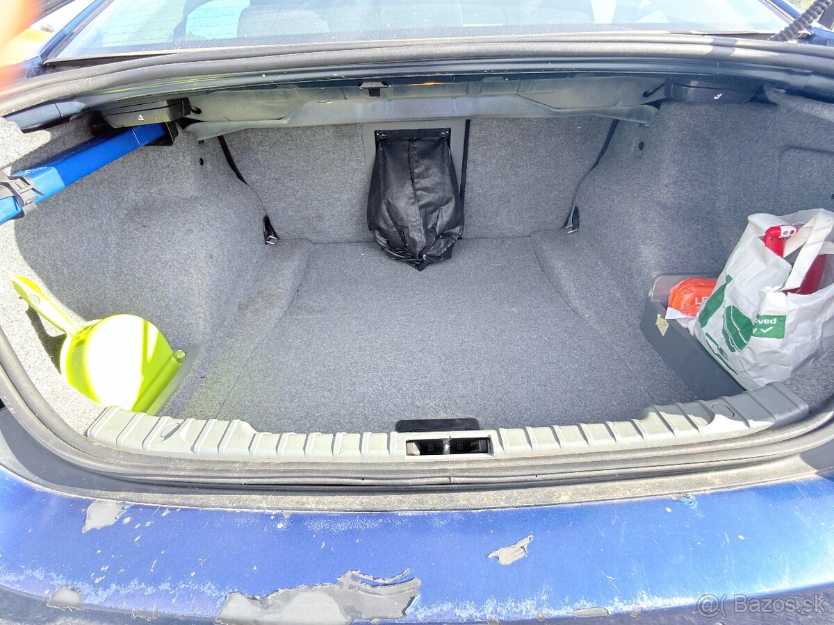 BMW e90 318d - 2006 - 13