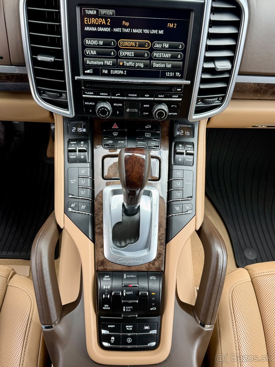 Porsche Cayenne 3.0 Facelift chrono - 13