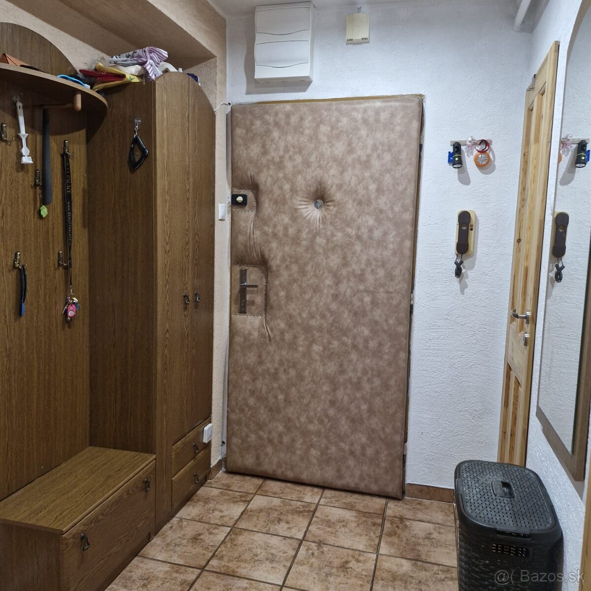 Predáme 3-izbový byt s balkónom, garážou a záhradkou v P.B. - 13