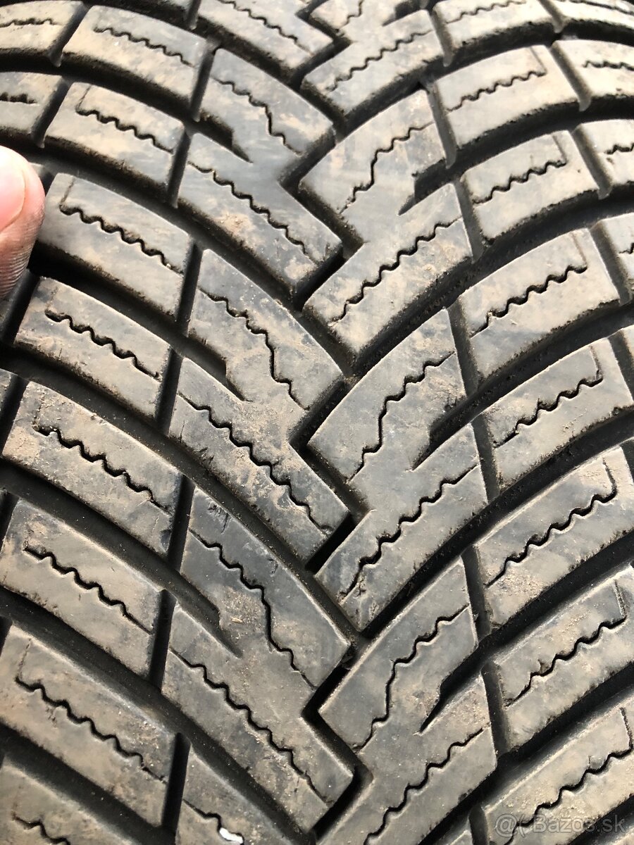 Audi elektróny R17 - 13