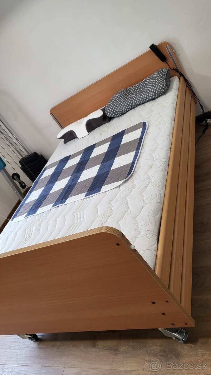 Elektrická polohovacia posteľ s matracom 140x220cm do 350kg - 13