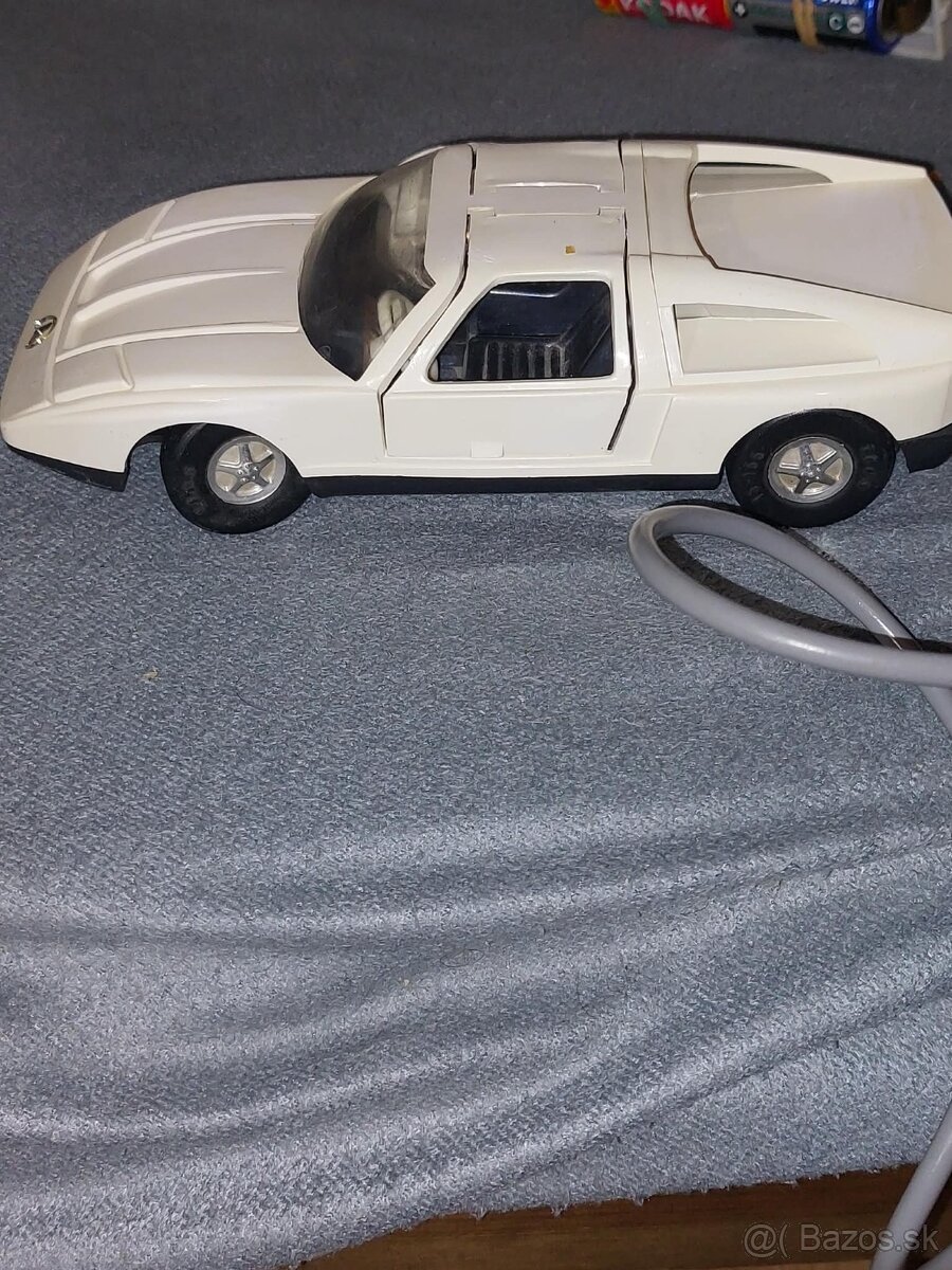 Stará hračka Mercedes s 111,ites - 13