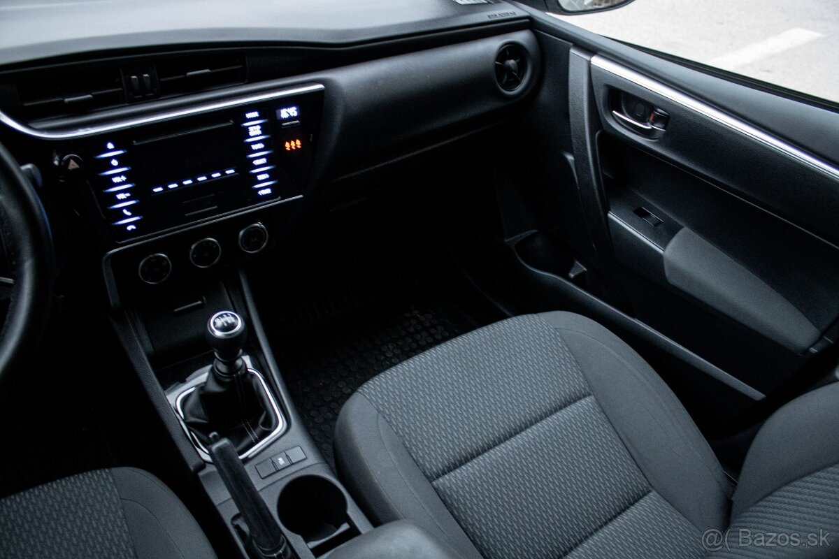 Toyota Corolla 1.6 VVT-i, 97 kW, rok 4/2018 - 13