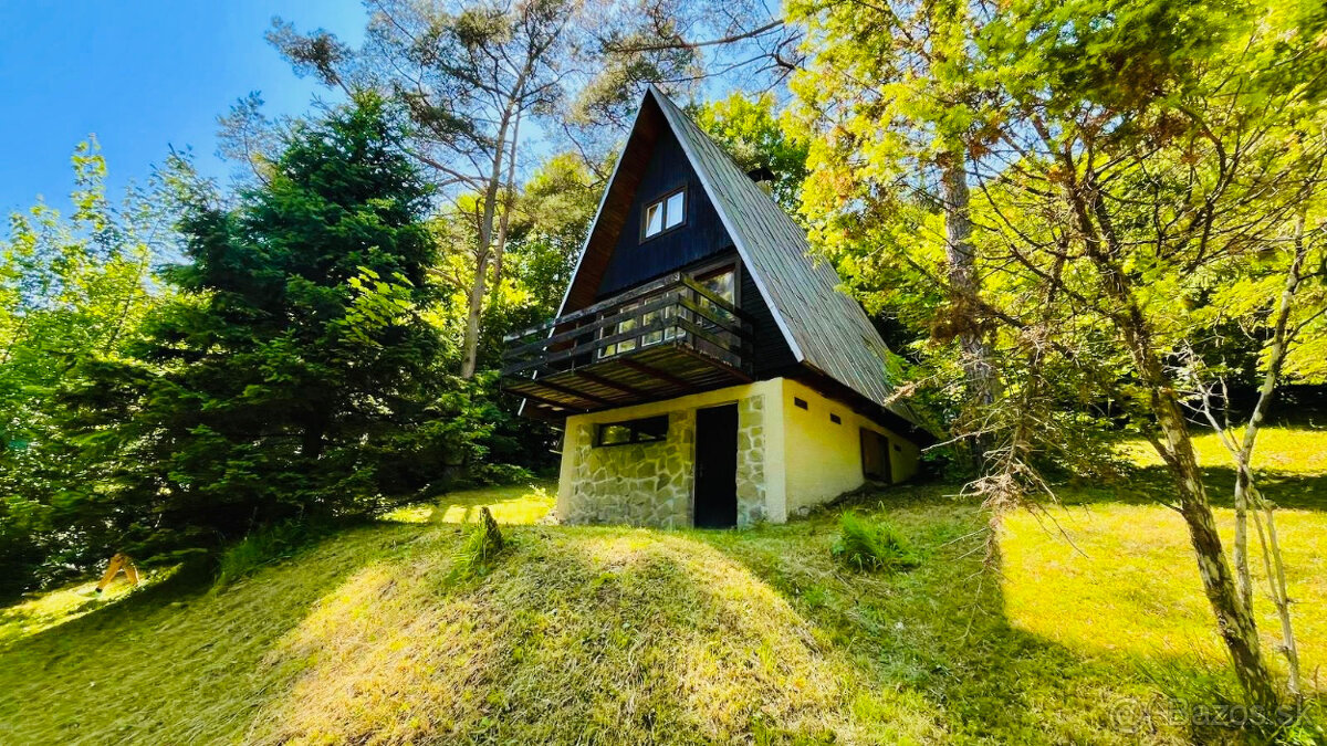 Chata s panoramatickým výhľadom na Súľovské skaly. - 13