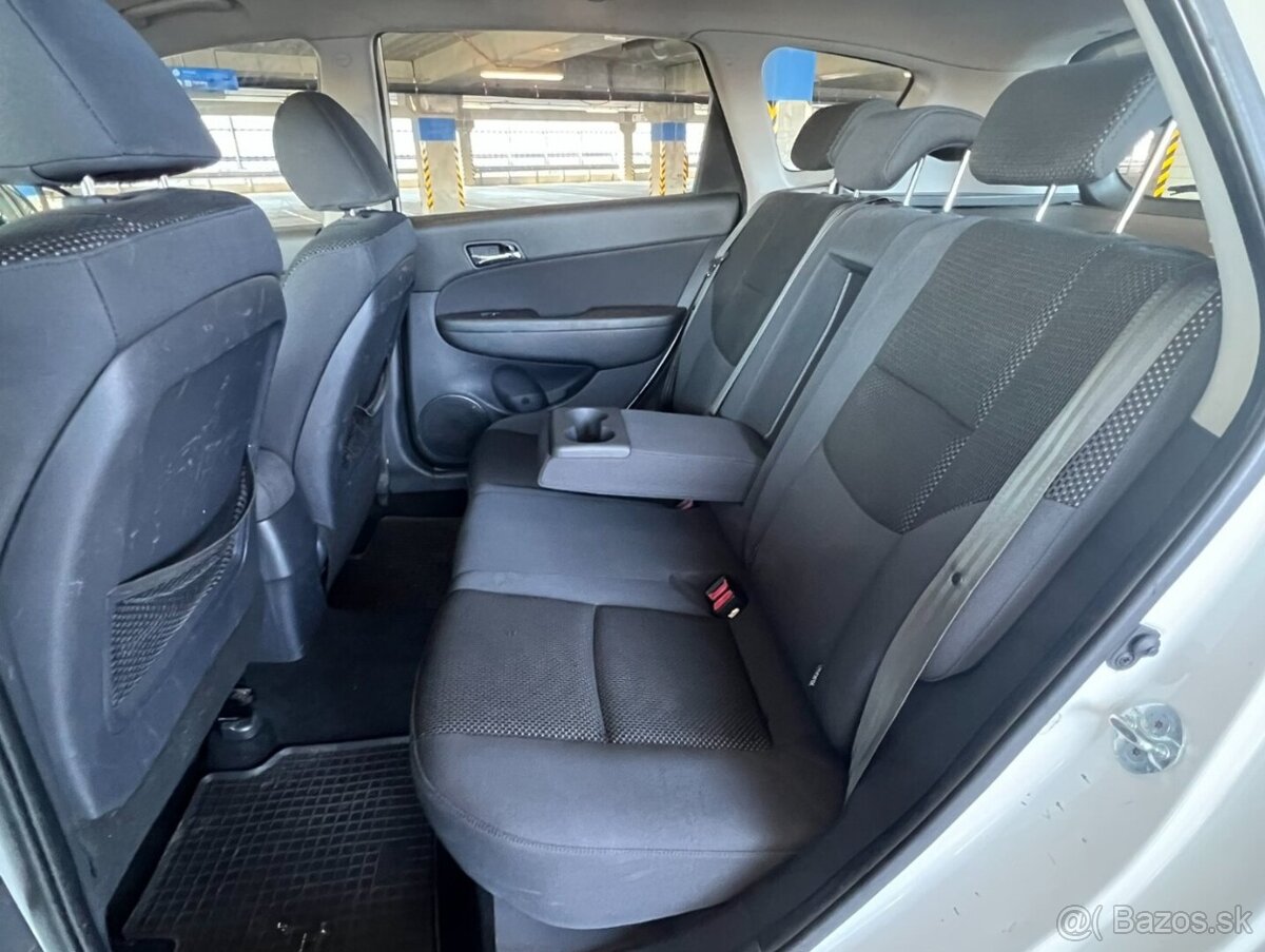 Hyundai i30 CW combi - 13