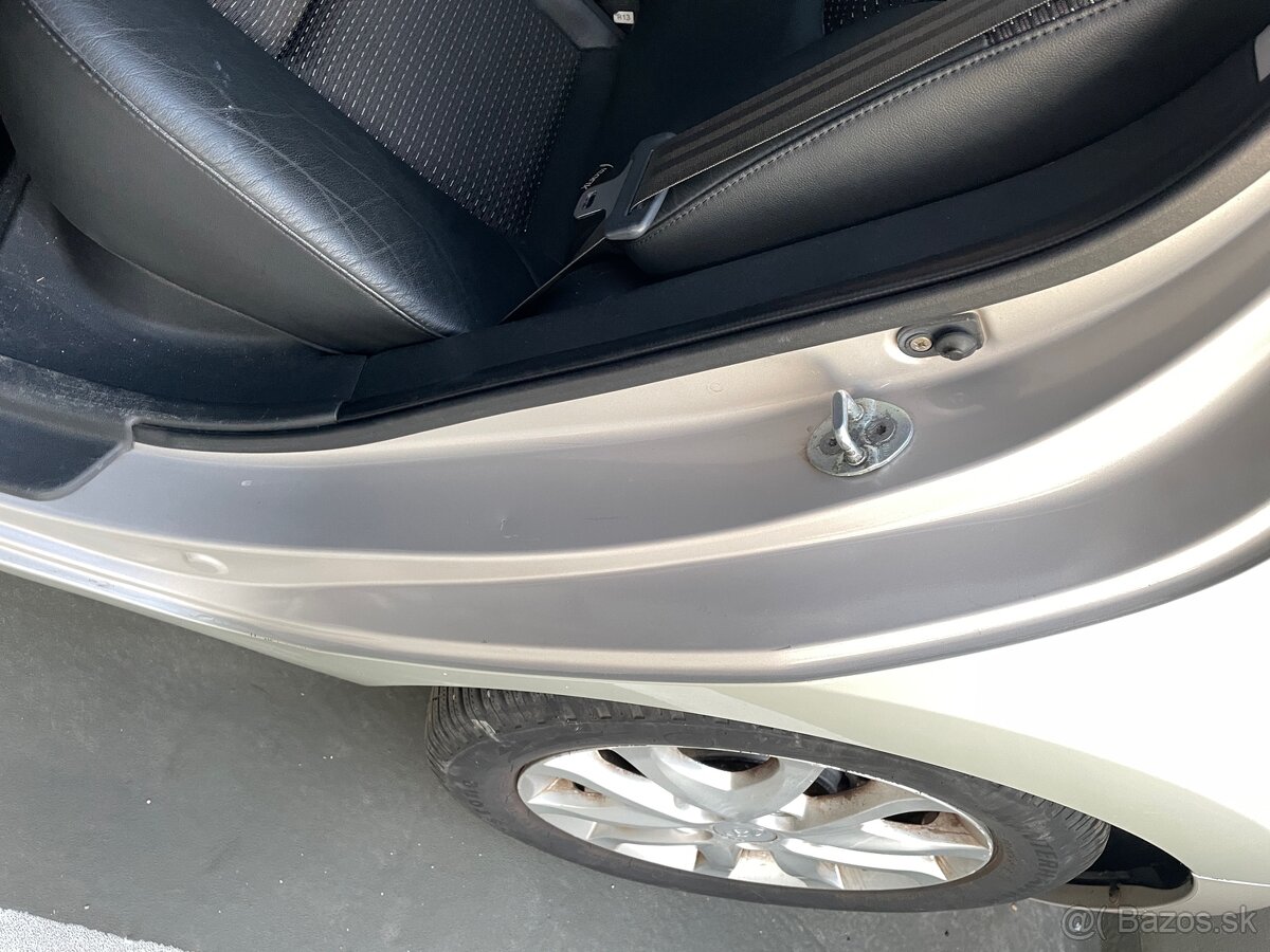 Hyundai i30 1.6 crdi, automat - 13
