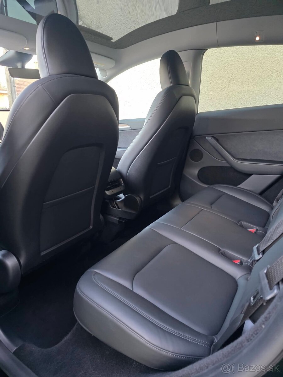 TESLA MODEL Y FACELIFT PERFORMANCE BLACK ON BLACK - 13