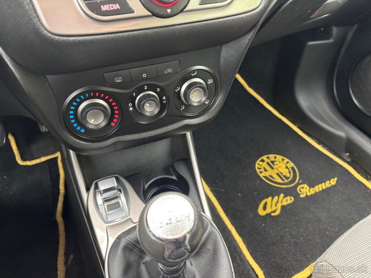 Alfa Romeo MiTo 1.4i - 13