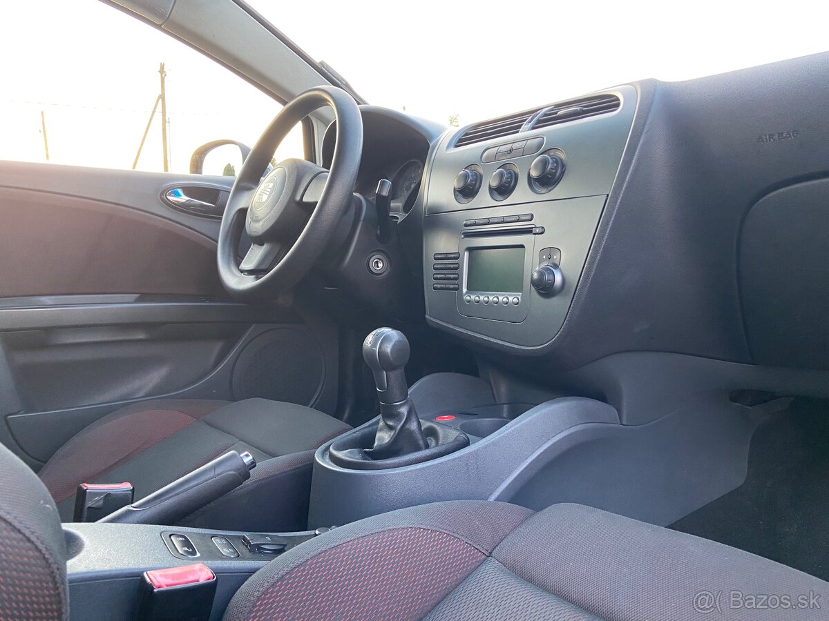 Leon 1.6 benzín Nová STK - 13