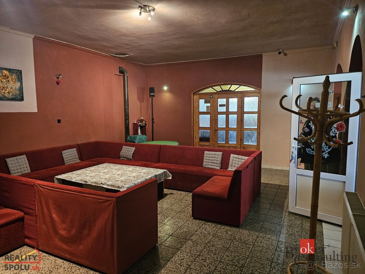 Ponúkame na predaj polyfunkčný objekt v oblízkosti miest Lev - 13