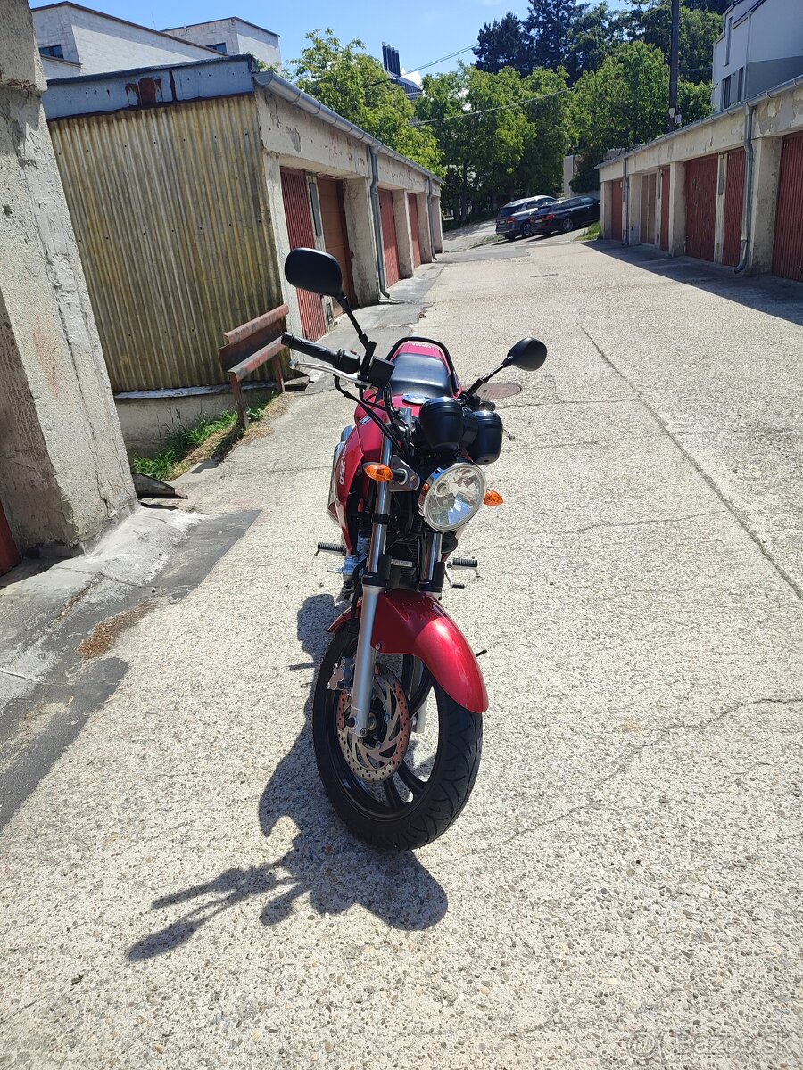 Yamaha YBR 250 - 13