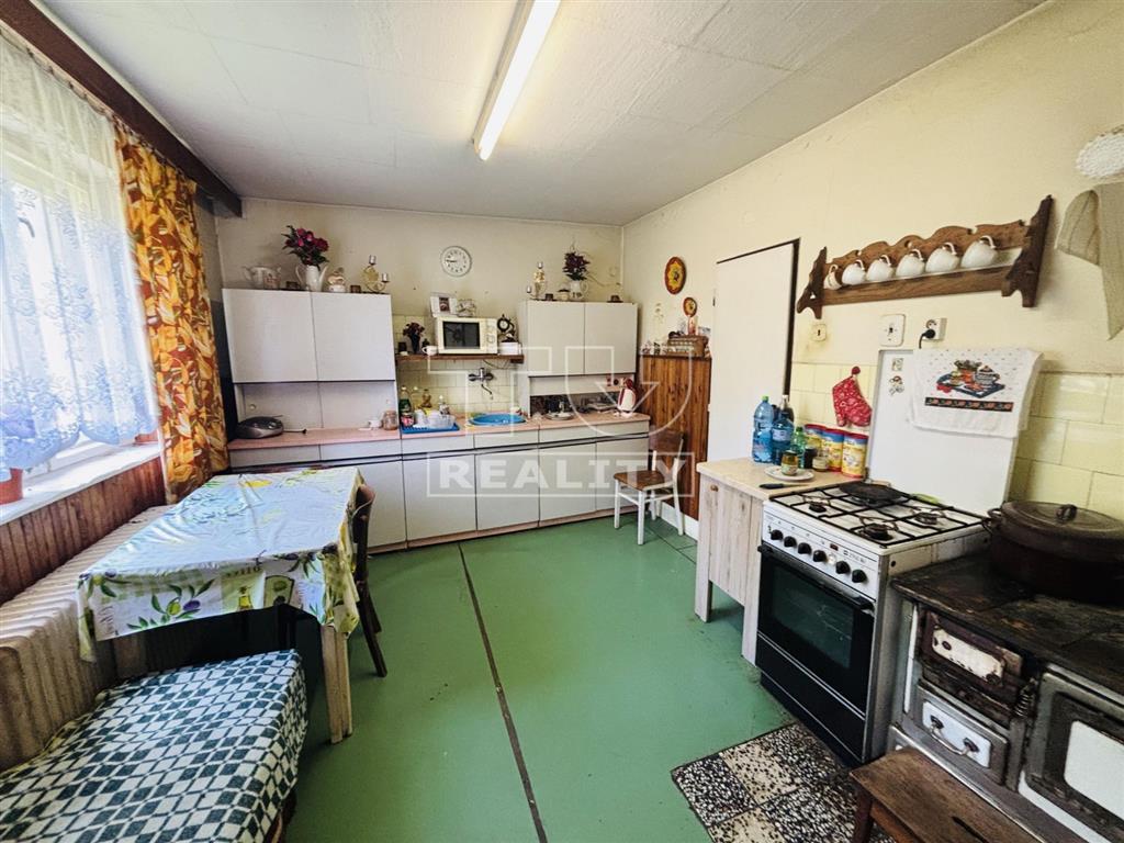 VEĽKÝ RODINNÝ DOM NA POZEMKU 1977 M2, KOŠECKÉ PODHRADIE - 13