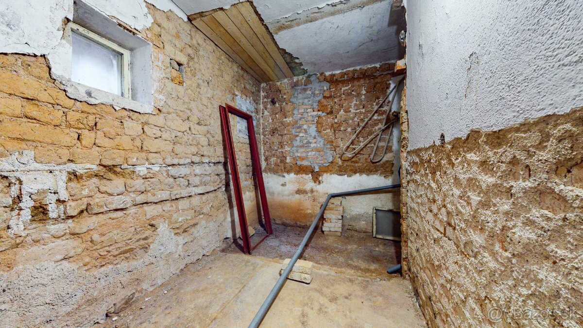 Cinobaňa - starší RD s pozemkom 4539m2 - 13