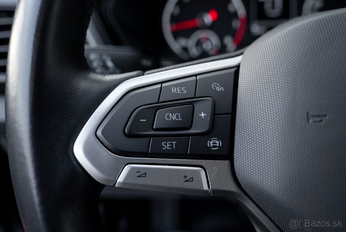 Volkswagen T-Cross - 13