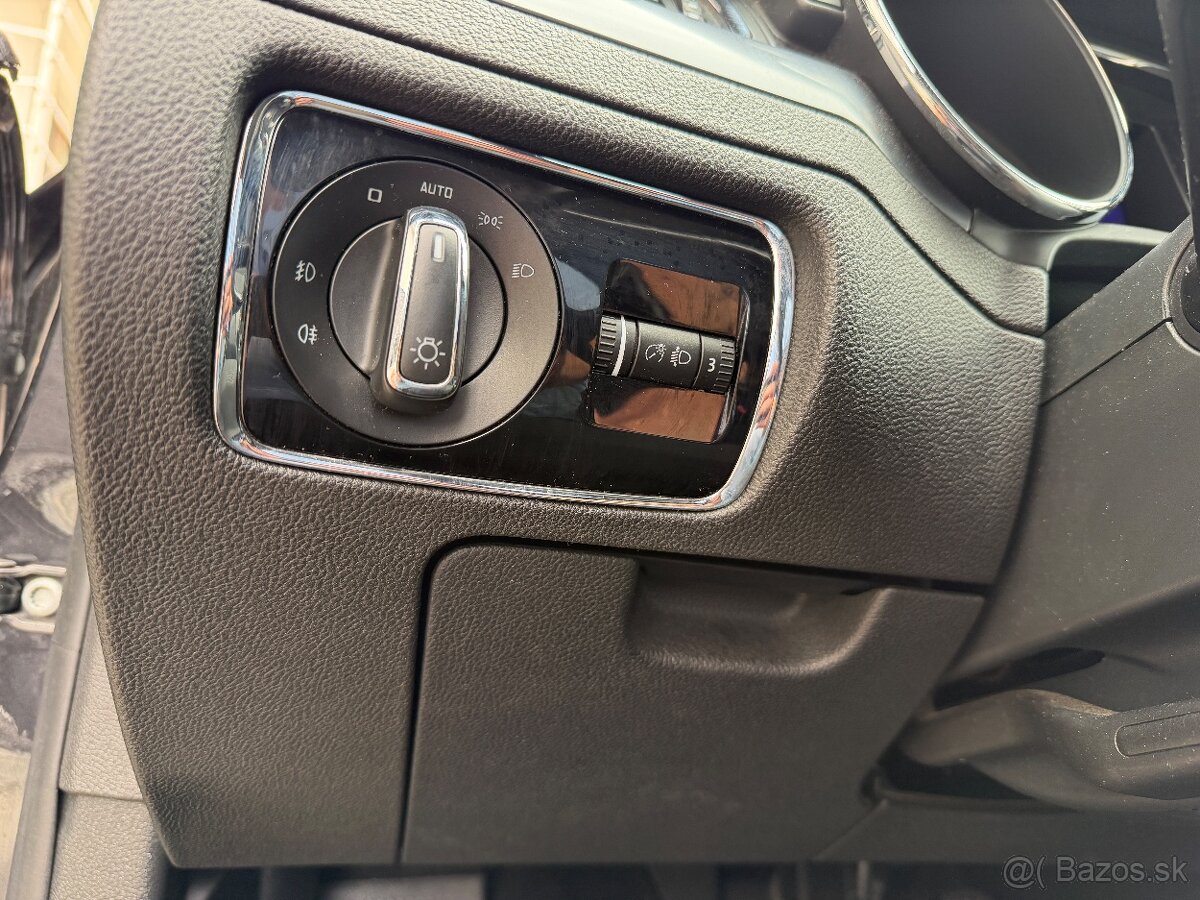 ŠKODA SUPERB COMBI 2.0 TDI 103 kW,,DSG - 13