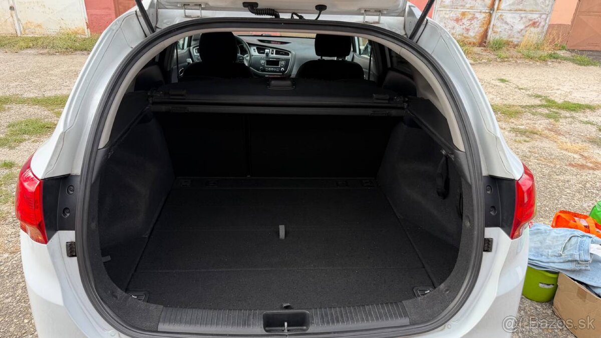 Kia Ceed SW 1.6 CRDi - 13