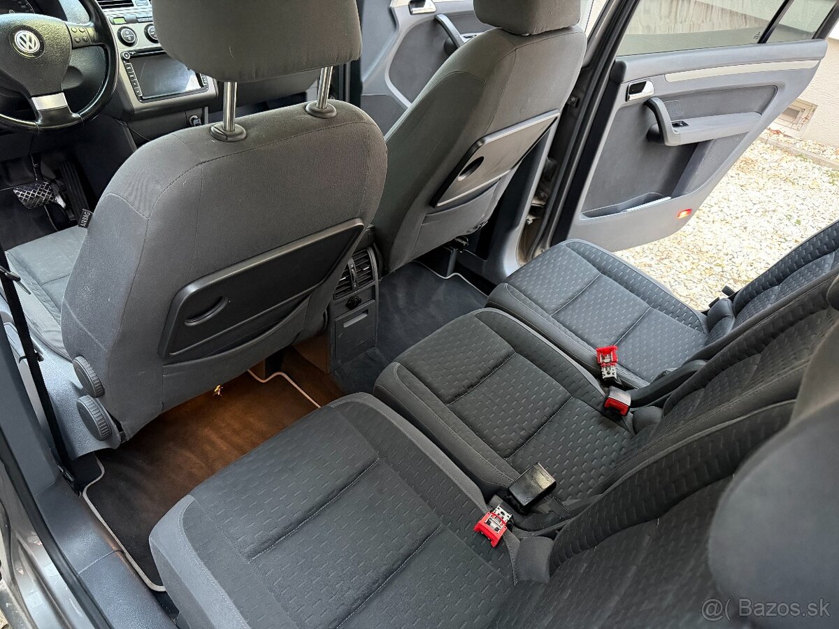 VW Touran 1.9TDI BLS DSG - 13