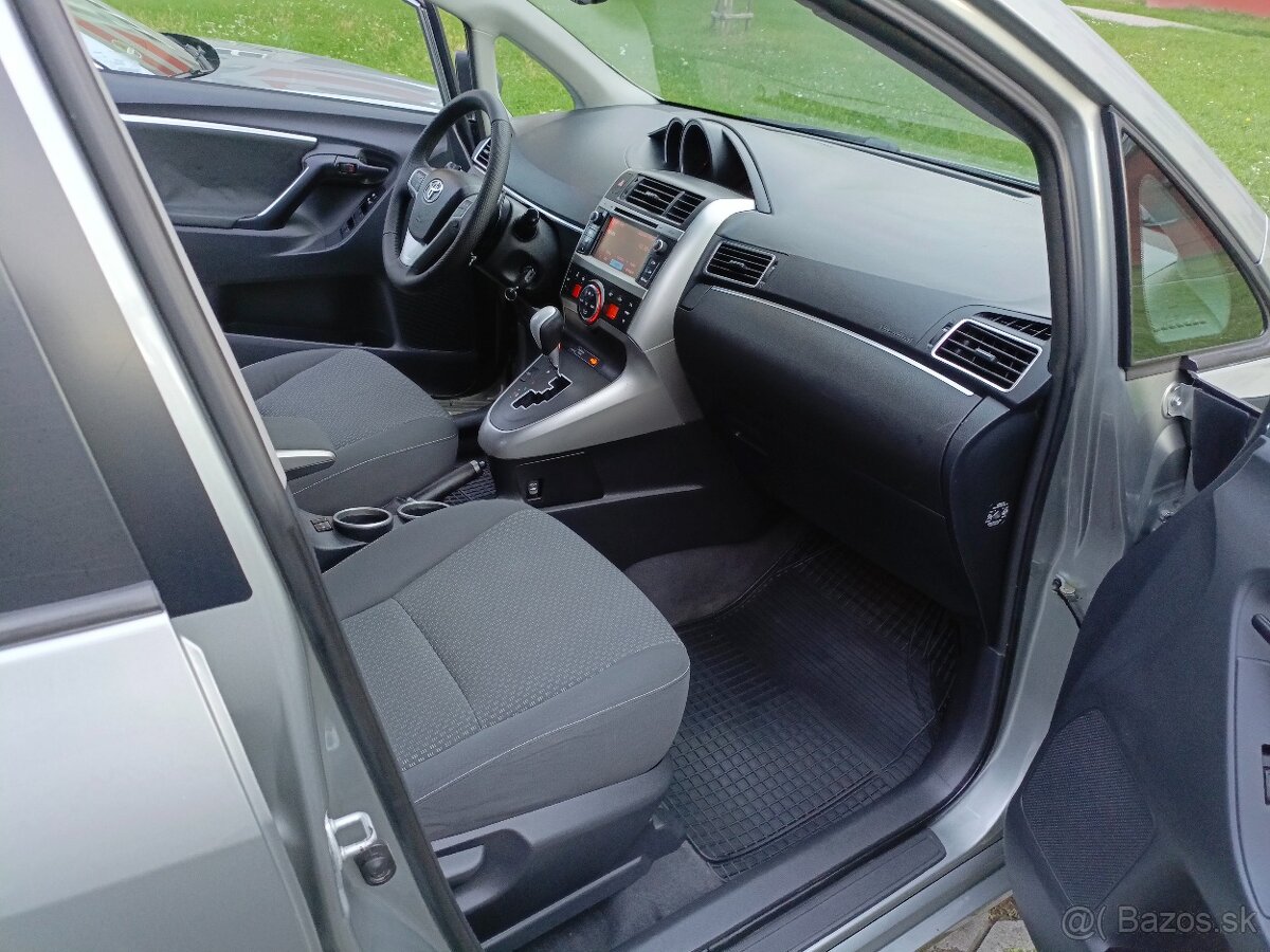 Toyota Verso 1.8 benzin AUTOMAT 7mist - 13