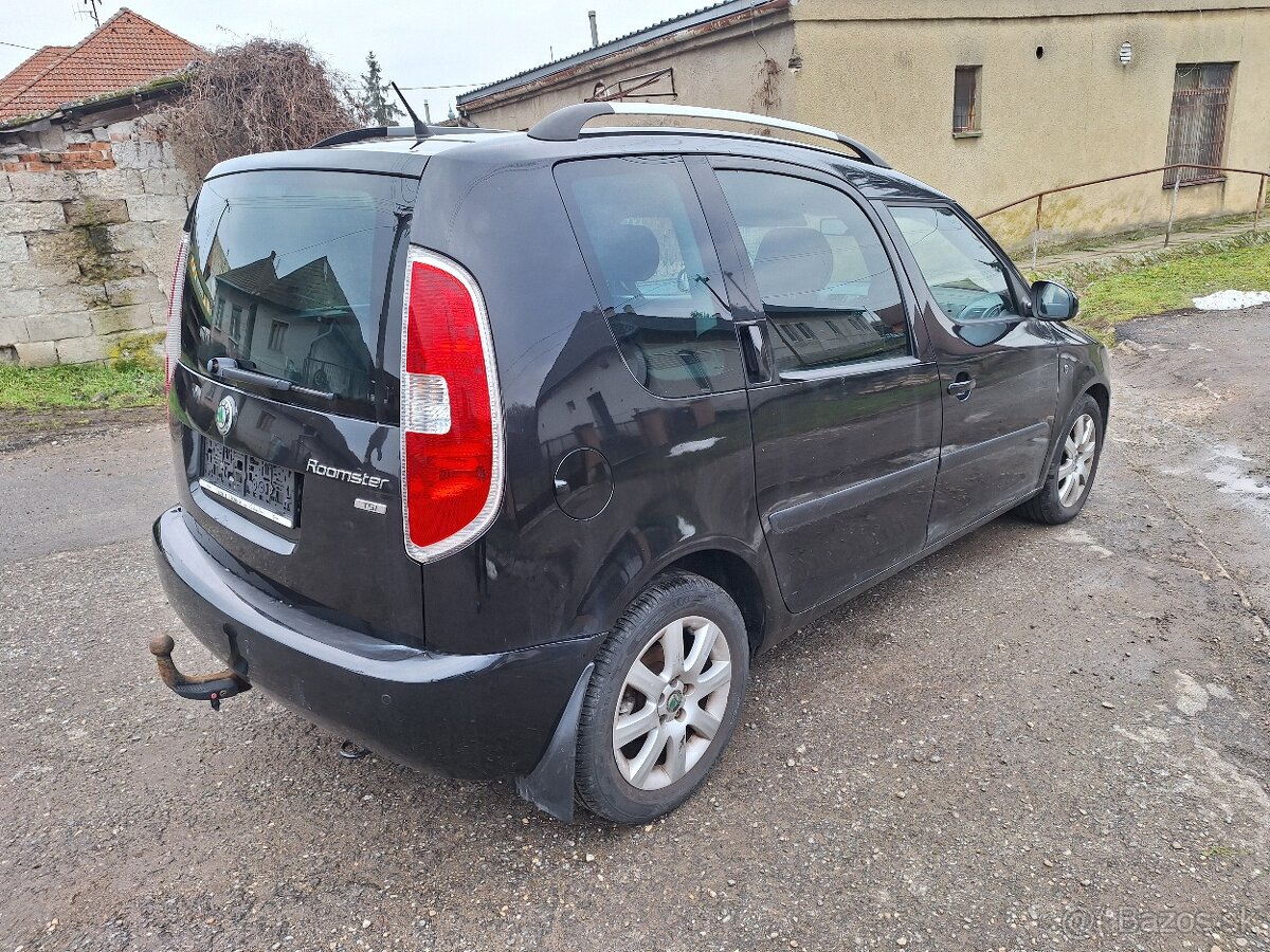 ŠKODA ROOMSTER 1,2TSI 4 VALEC KLÍMA - 13