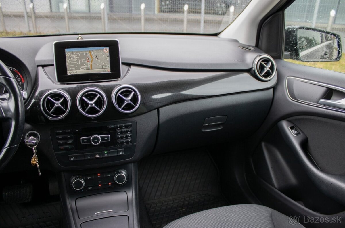 Mercedes-Benz B 180 - 13