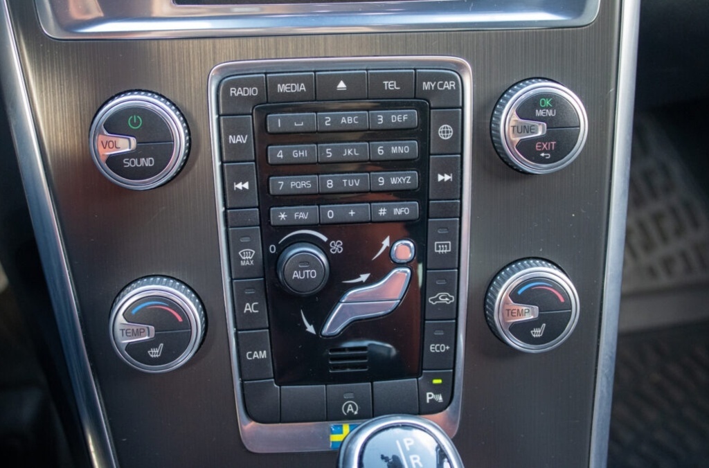 VOLVO XC60 (2015) - 13