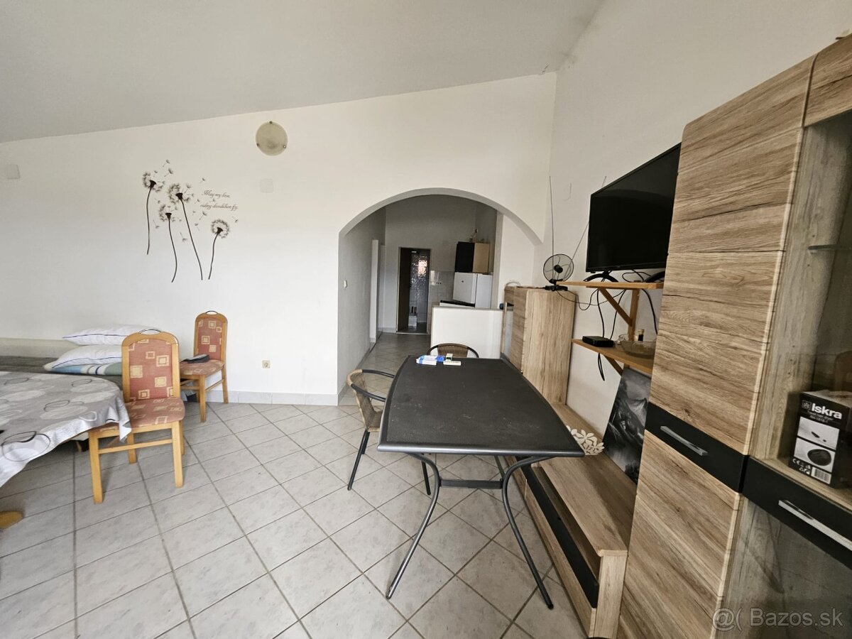 Chorvátsko, apartmánový dom so 6 apartmánmi, 1320 metrov od - 13