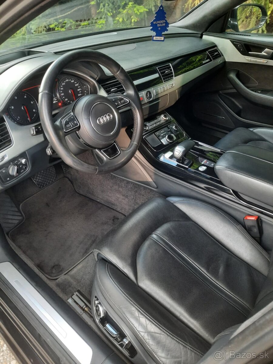 PREDÁM AUDI A8 LONG V8 QUATTRO 385PS R.V.12/2014 - 13