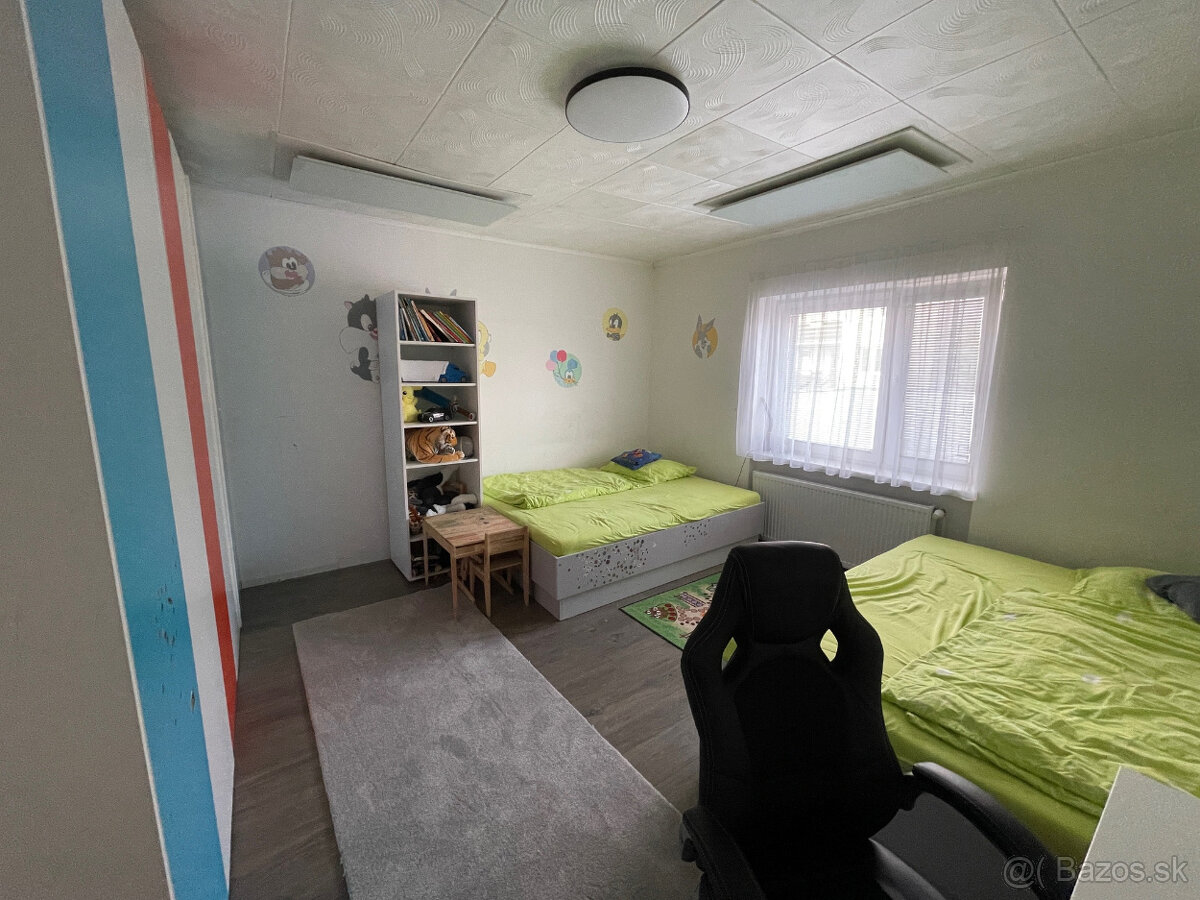 Kompletne zrekonštruovaný rodinný dom s bazénom - 13