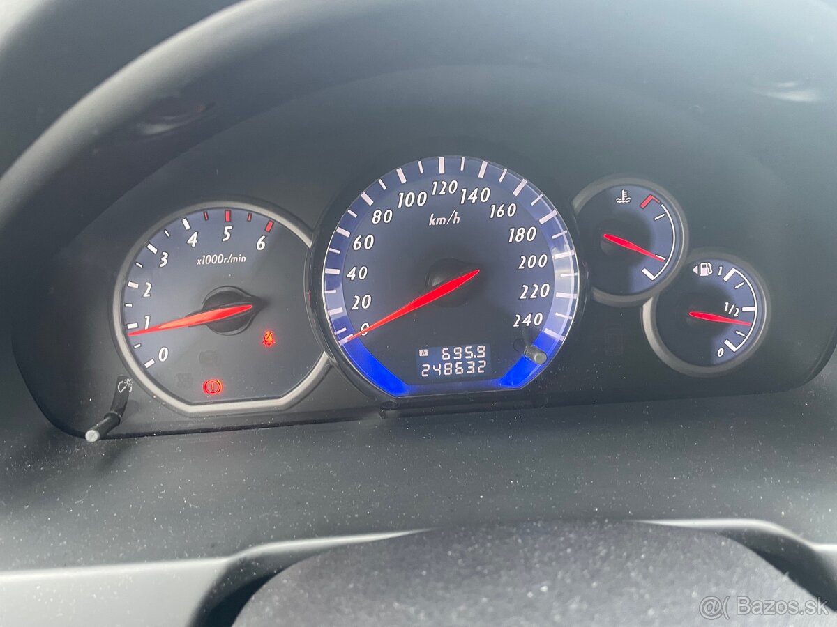 Mitsubishi Grandis 7-miestne - 13