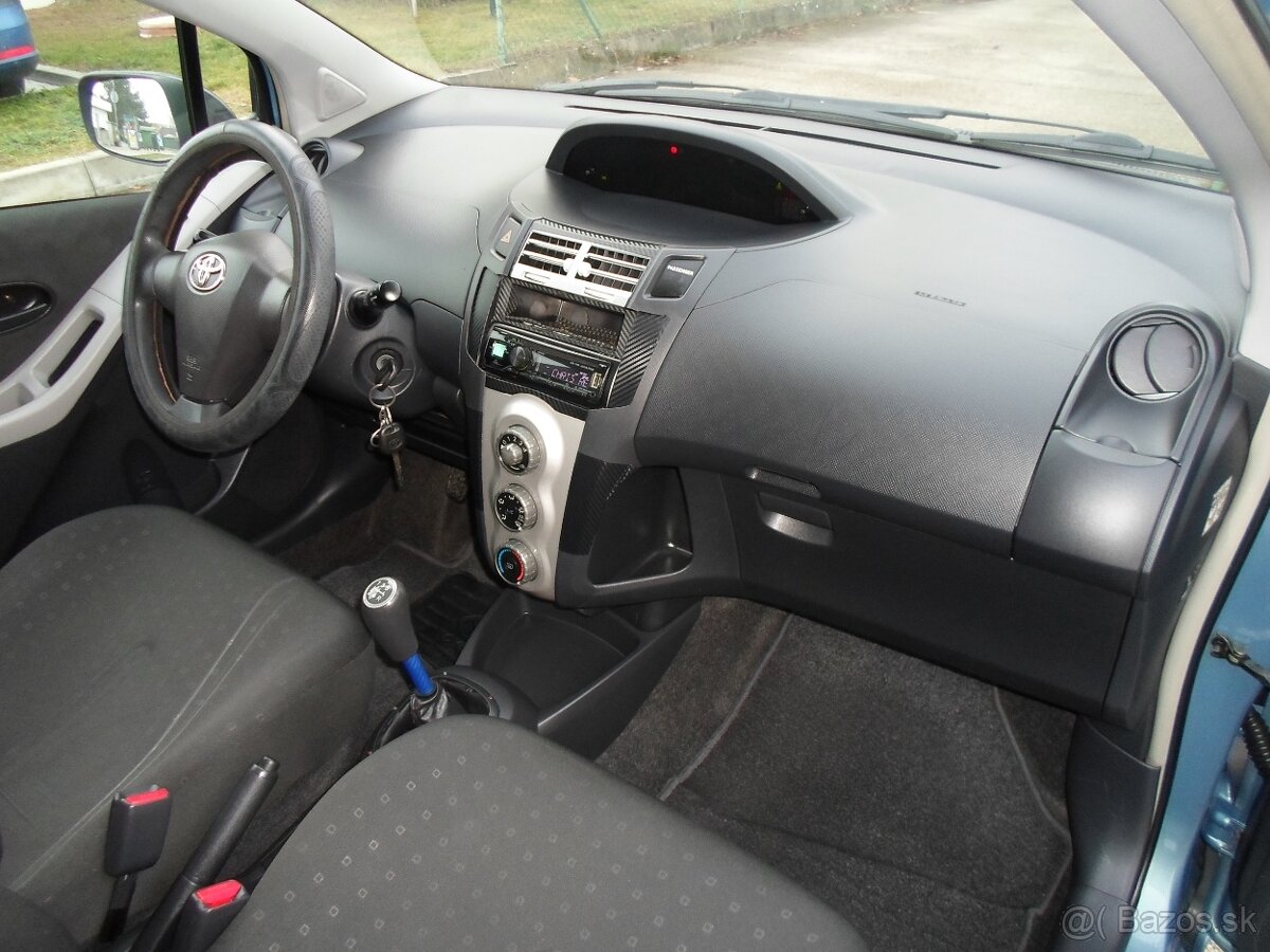 Toyota Yaris 1.3 VVT-I Terra 64kW klima - 13