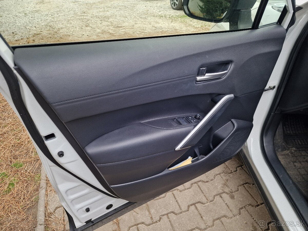 Toyota Corolla Cross 1.8 Hybrid Style e-CVT 140k (v Záruke) - 13