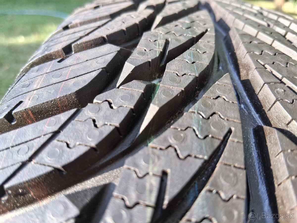 205/60 r16 celoročne pneumatiky - 13