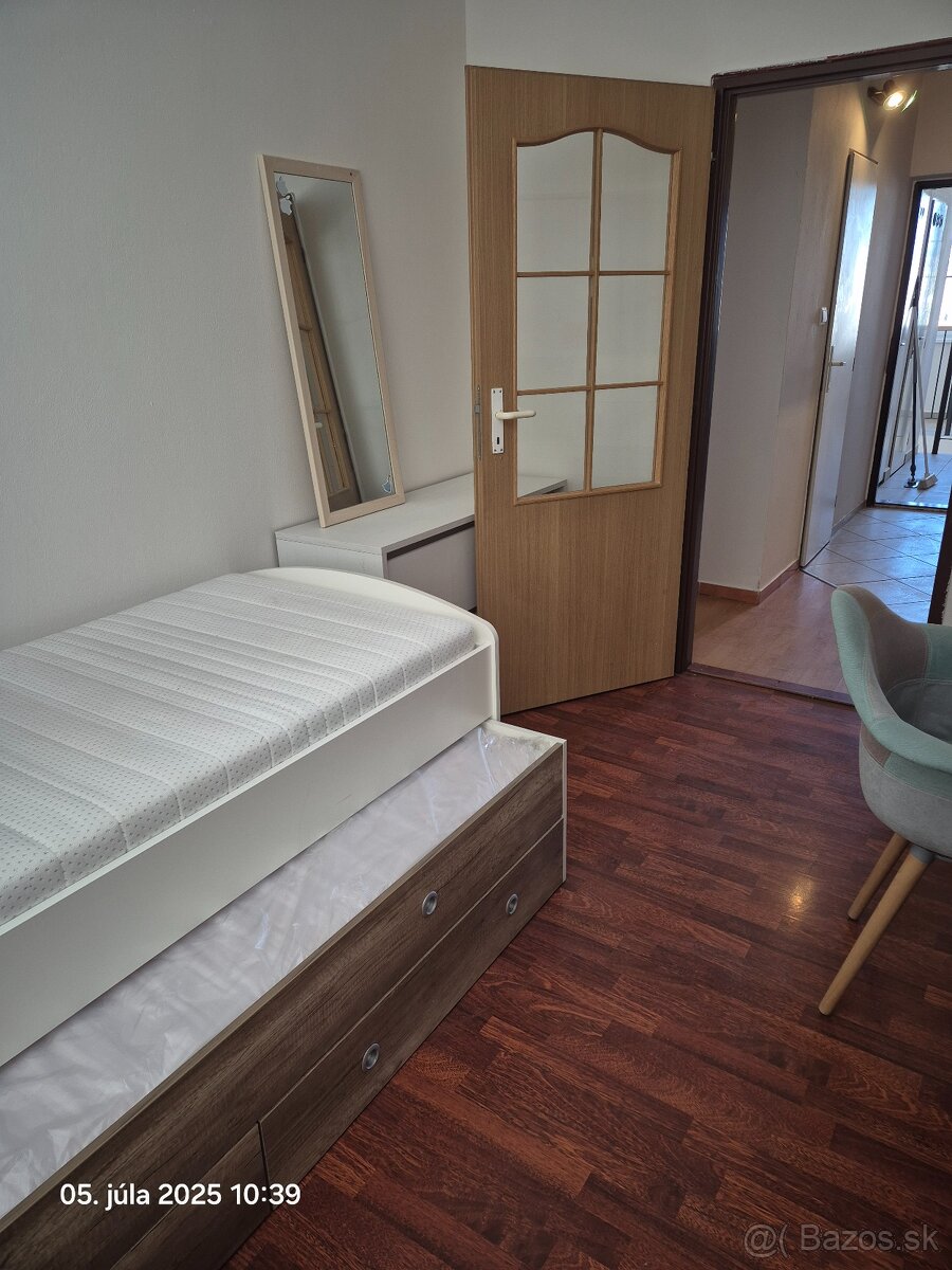 jeden a pol izbový byt v Košiciach - Jazero, Uralská ulica - 13