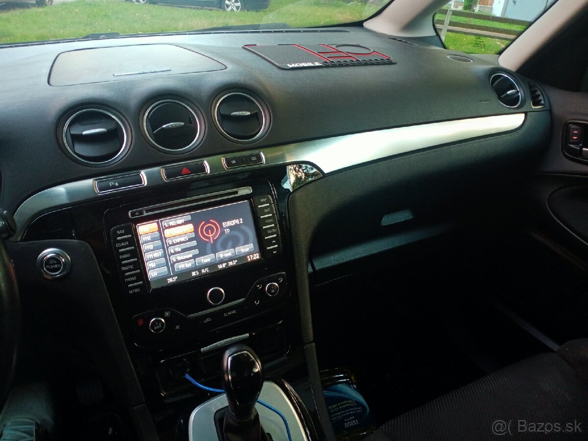 Predám Ford Galaxy benzín - 13