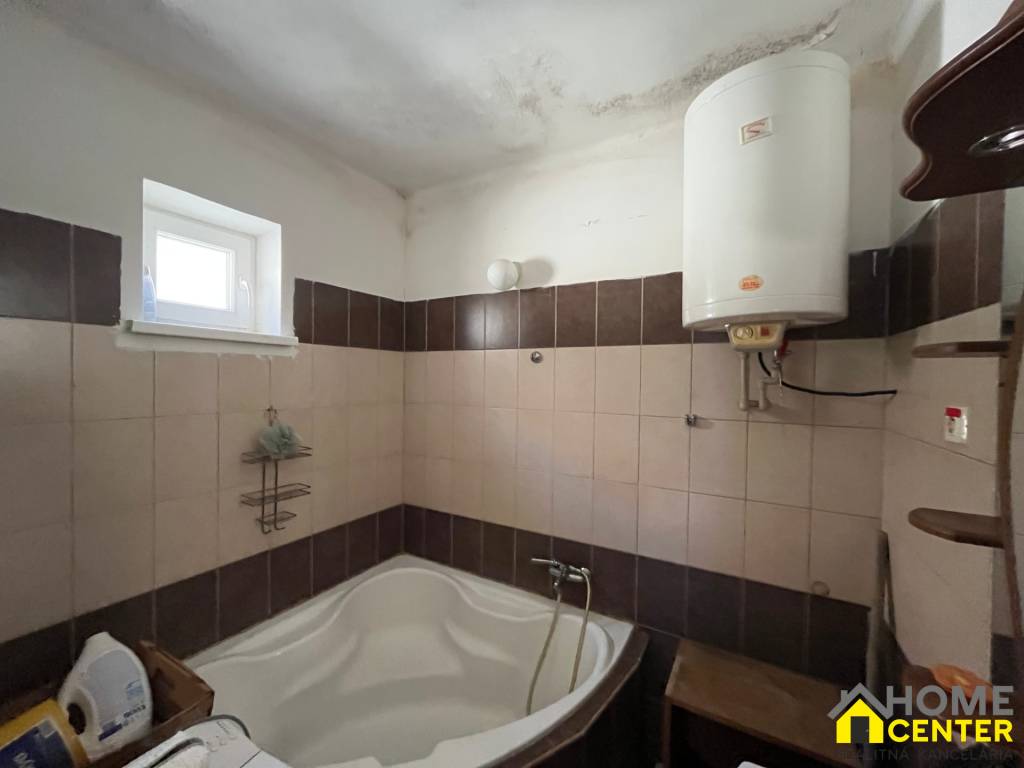 EXKLUSÍVNY PREDAJ 2 izb. rod.domu na 6,5 árovom pozemku,Zemi - 13