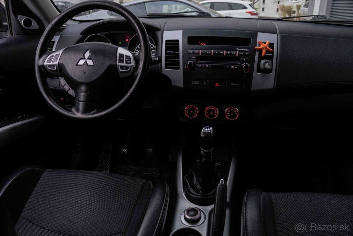 Mitsubishi Outlander 2.2 DI-D - 13