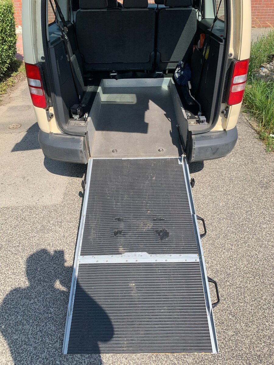 VW Caddy MAXI TDI - 13