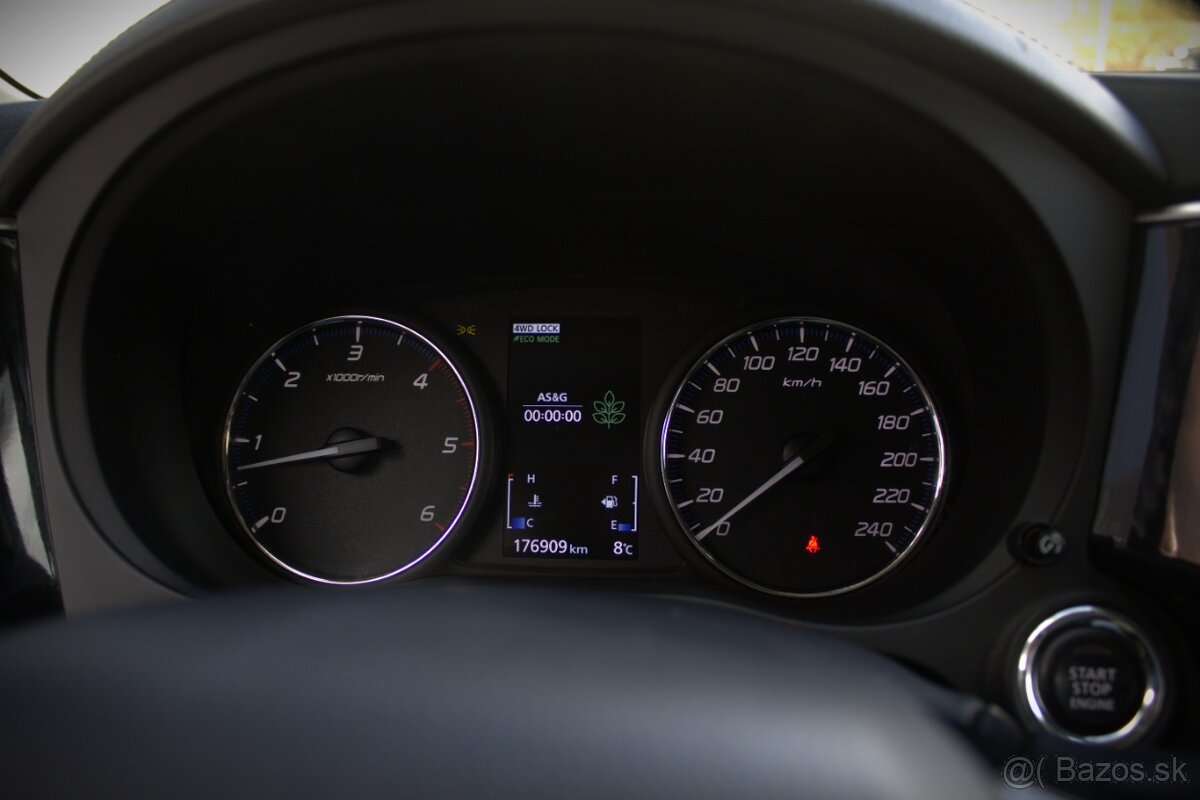 Mitsubishi Outlander 2.2 DI-D Intense+, 150k, 7 miestny - 13