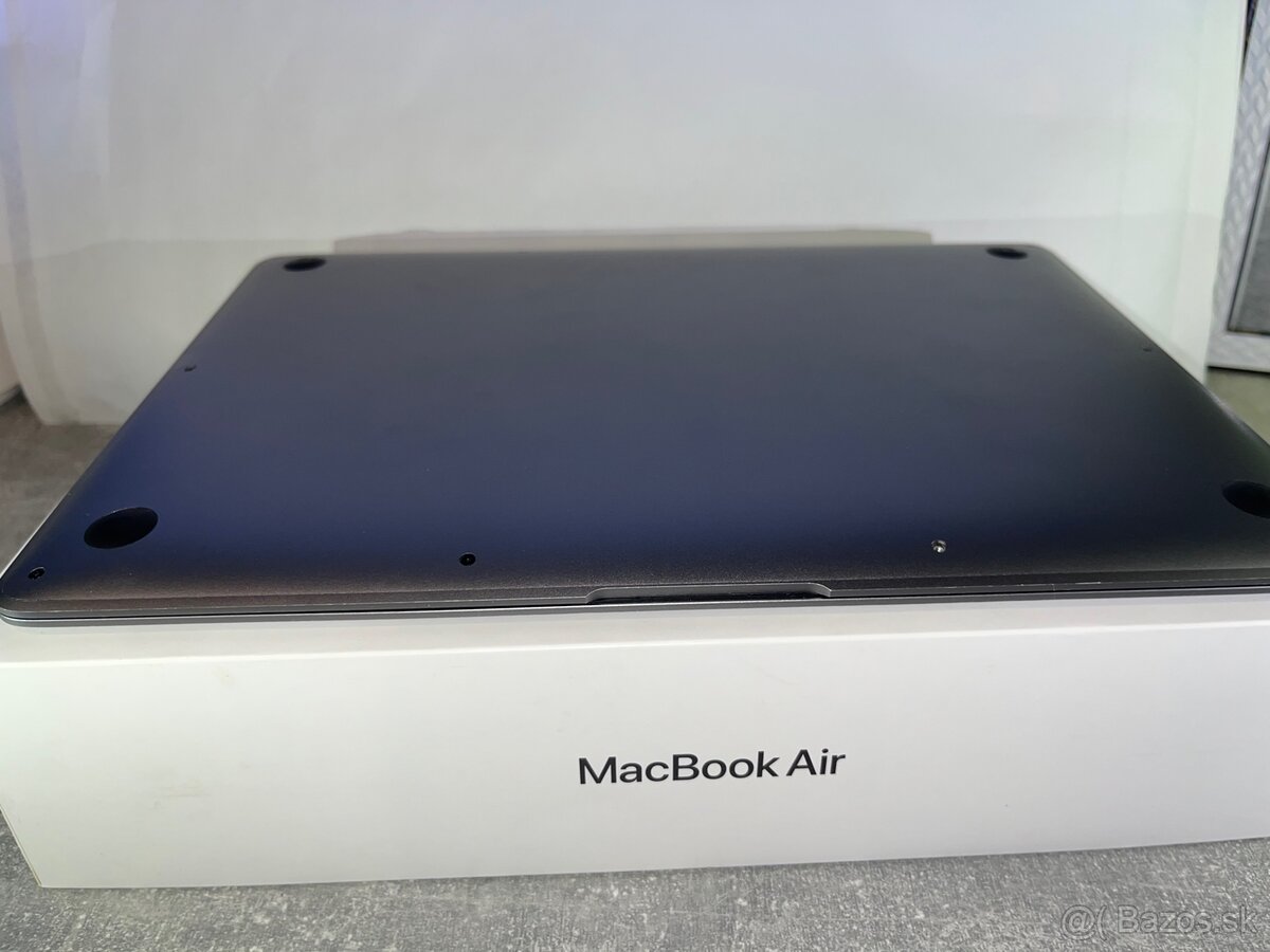 MacBook Air 2020 – i3 / 8 GB / 256 GB - 13