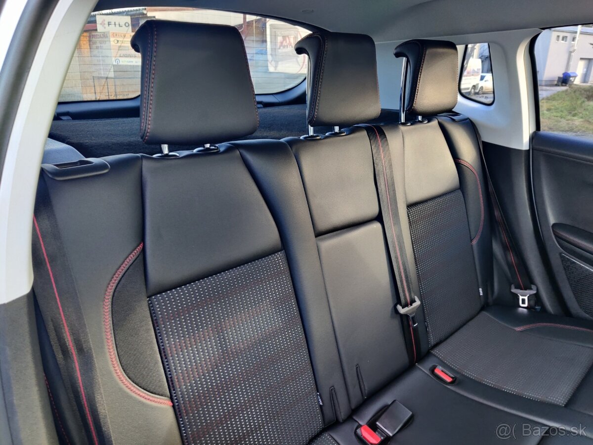 Peugeot 2008 - 13