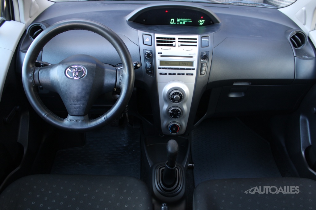 Toyota Yaris 1,0 VVT-i 51 kW BASE - COOL - 13