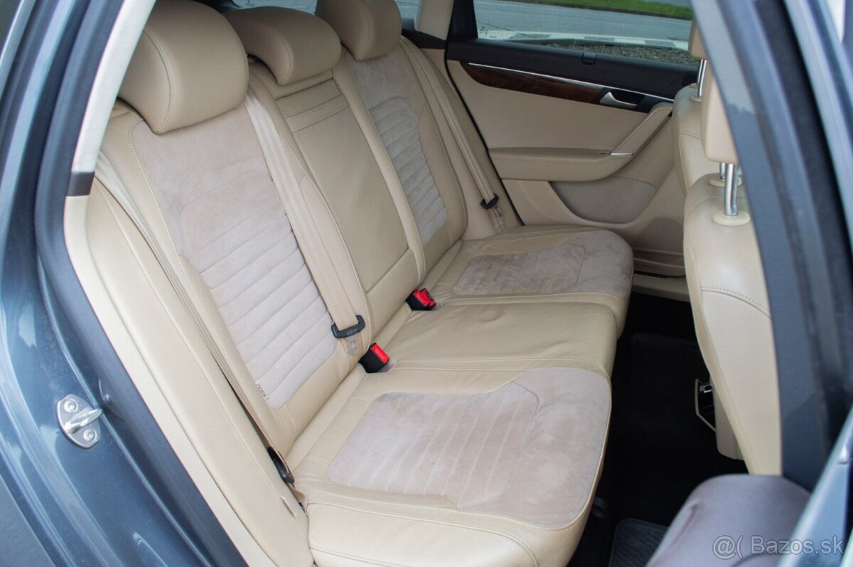 Volkswagen Passat Variant 2.0 TDI BMT Highline 4MOTION - 13