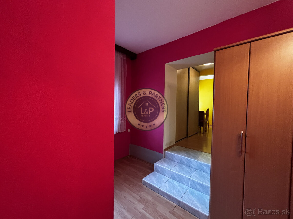 Rodinný dom s 2 bytovými jednotkami NA PREDAJ, VAJNORY - 13