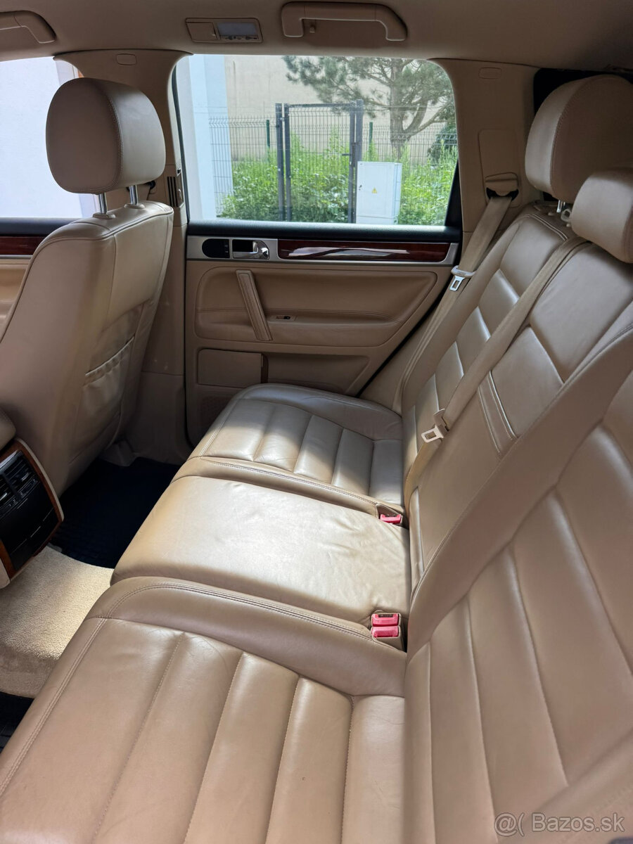 Volkswagen Touareg 2.5 TDI – 1. majitel, perfektní stav - 13