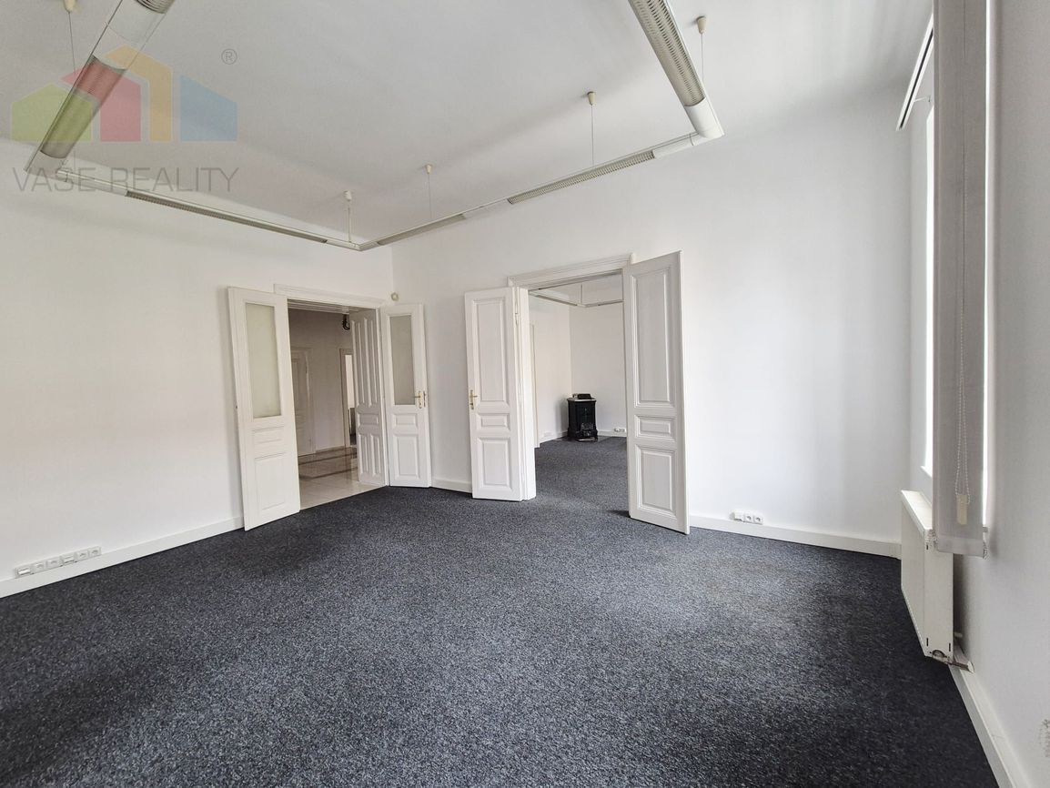 Na prenájom administratívny priestor, 137 m², Jakubovo nám., - 13